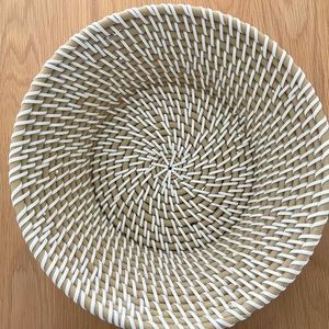 Rattan tray round basket